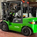 Lonking 3 ton Lityum Akülü Triplex Asansörlü Forklift